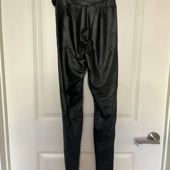 Aerie Black Faux Leather Leggings - Picture 4 of 5